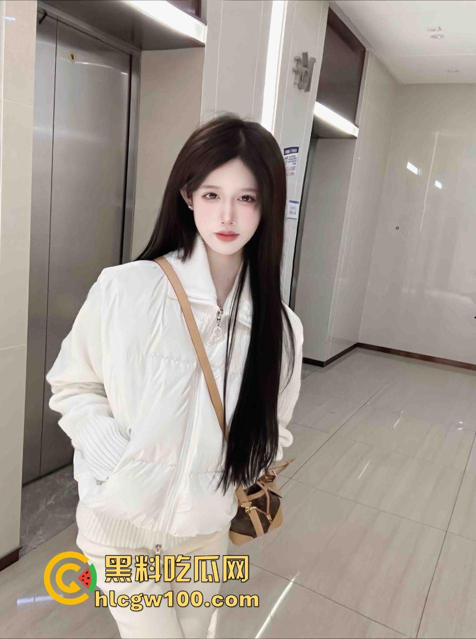 约美女出来直接迷晕灌醉，逼上滴蜡玩强制SM，大哥你是变态还是玩疯了，是真不怕进去吃牢饭？  第2张