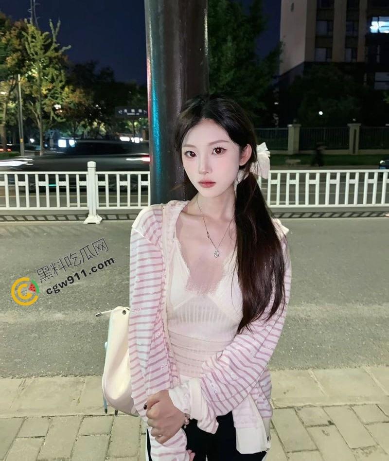 陕西科技职院【李娇】被男友滴蜡调教，后入爆操，白浆狂喷，热精满溢翘臀，淫贱至极！  第3张