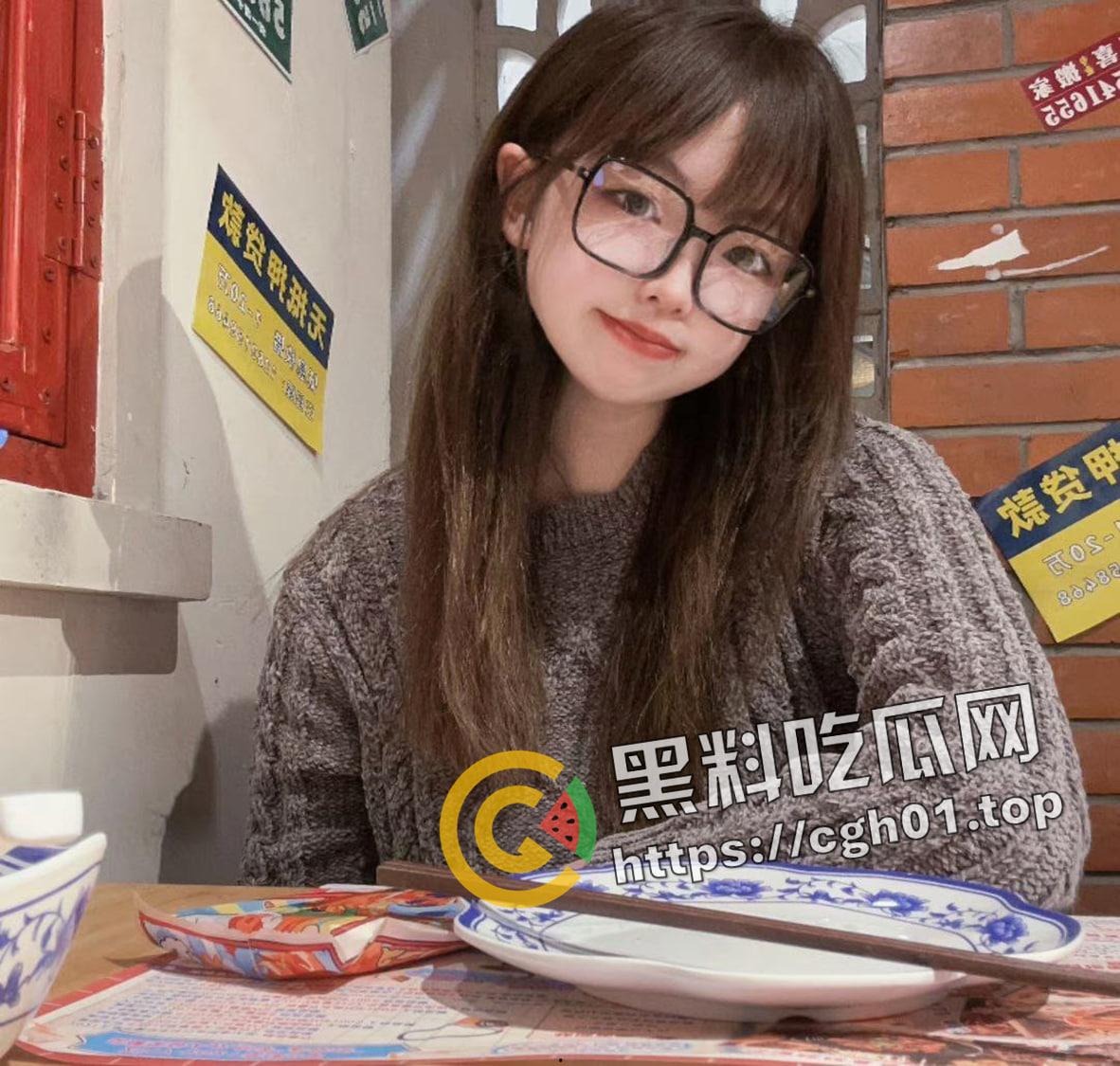 可爱无敌！四川大学妹子 贷款还不上被调教成甜系母狗 叫声娇嫩让人舍不得草  第2张