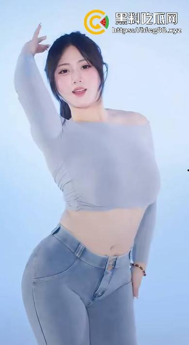 B站舞蹈博主【幸运lucky1227】 极品颜值巨乳尤物大尺度情趣写真流出  搔首弄姿尽显诱惑 第2张