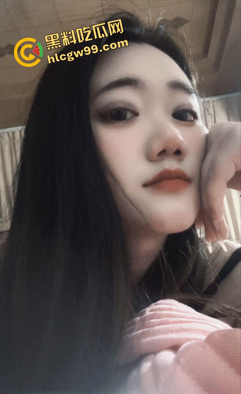 贵州毕节极品大奶少妇【肖娇】露奶诱惑大哥露逼勾引，约炮到家上位坐压夹吸肉棒！独家曝光流出！  第2张