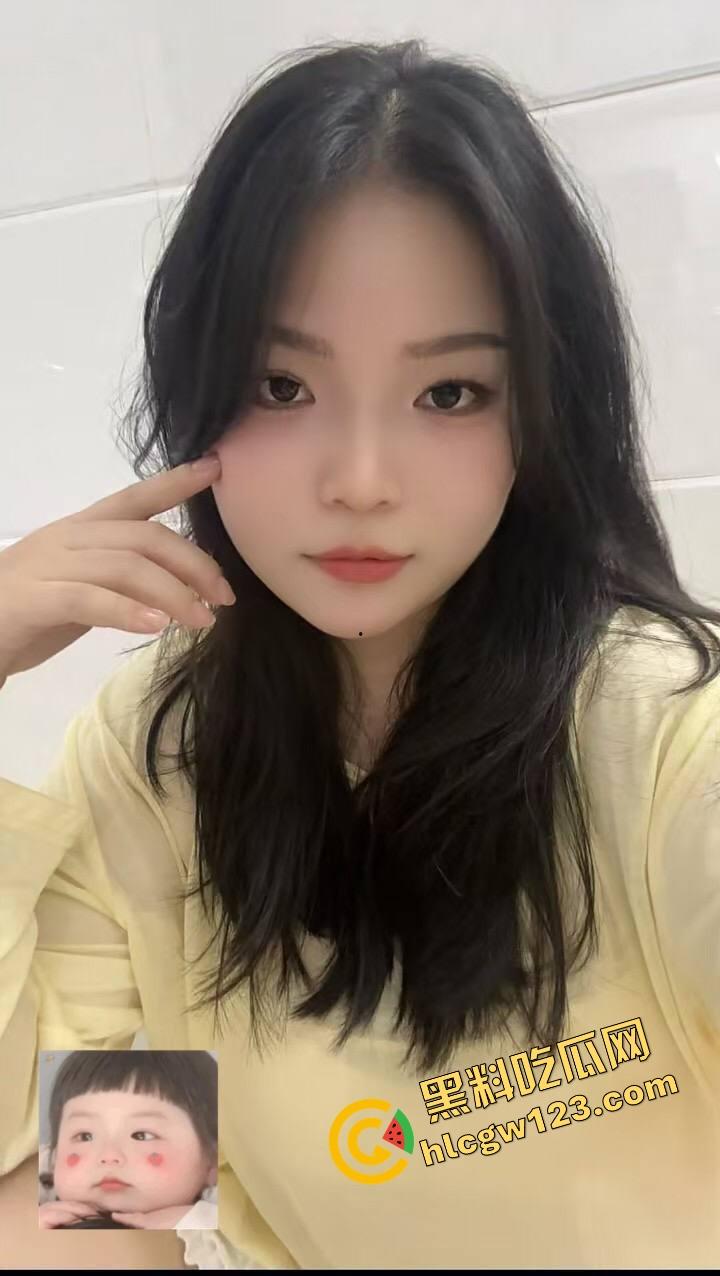 这主播真有绝活，胸能晃腿能劈嘴能含，一字马都能给你一秒五劈，我赌你们撑不过5分钟！  第3张