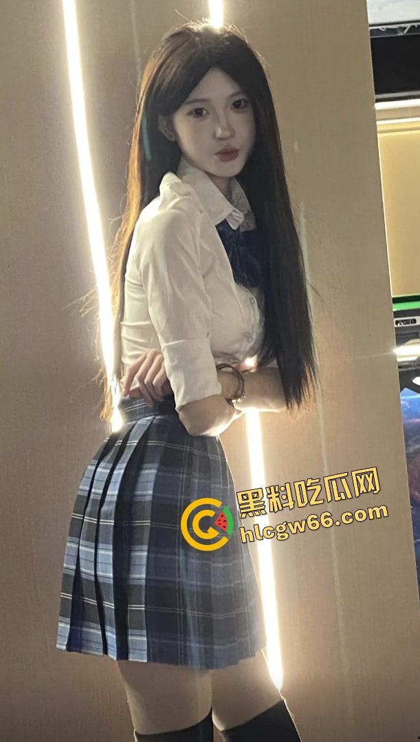 丽江台球厅点了一个月陪玩『幽幽』能打能舔还能骑，换着JK制服让你干，小逼润到像自带奶泡功能！  第1张