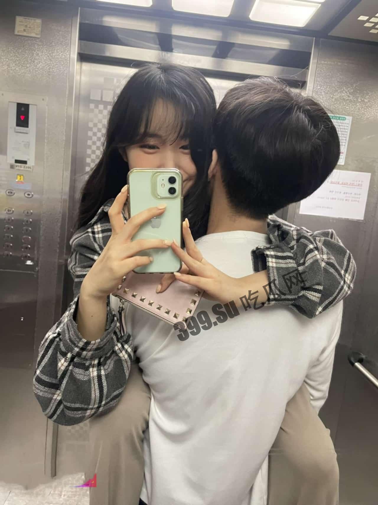 #韩国 高颜值小情侣啪啪自拍 #流出 小姐姐身材极品 给射一脸也没生气 还帮忙把屌上的舔干净 超贴心  第1张