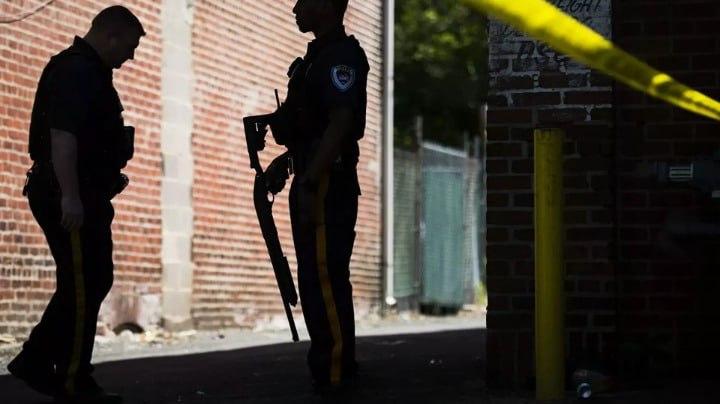 自由美利坚枪击每一天！奥兰多万圣节活动发生大规模枪案 已致2死6伤 现场暴动视频流出！  第10张