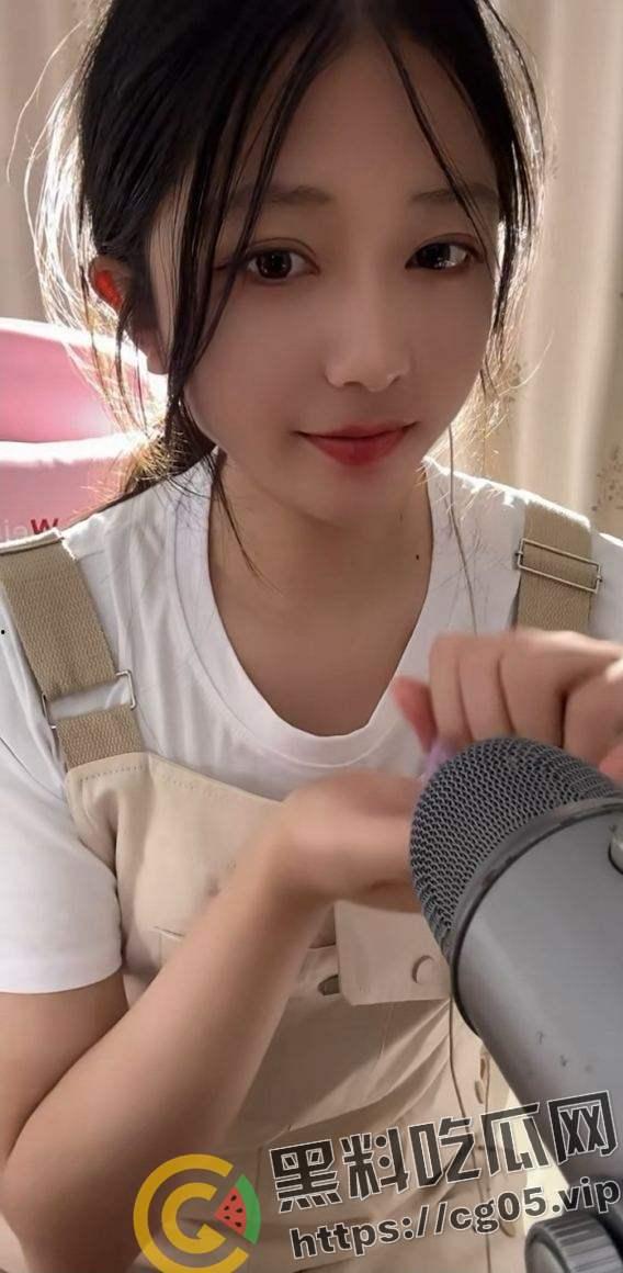 快手助眠主播【桃子】40w粉丝金主福利流出 直接干封号 不愧是声音主播 床上叫的就是比一般人骚  第3张