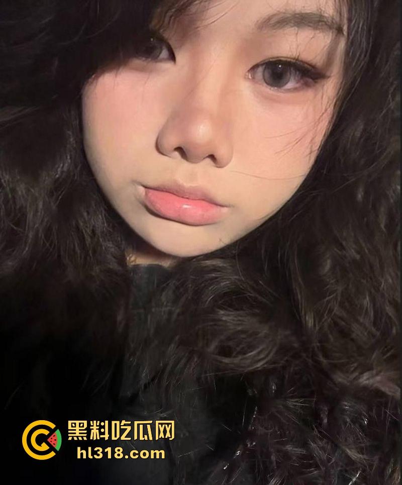 广西巨乳嫩妹【林肖】调教视频流出，极骚母狗露脸揉奶，微胖大奶引入注目，上位骑乘假屌自慰，十分淫荡！  第4张