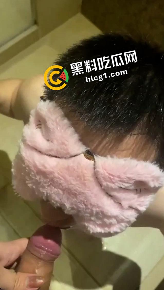 大学体育生约战一万二起步的男娘  被男娘摁在床上干到求饶 这种模样的男娘也不是不行 第11张