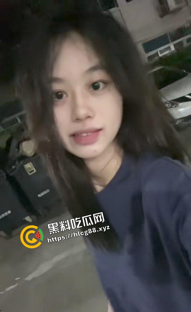 广东惠州电子厂清纯少女，下班了与18cm小混混在宿舍楼梯间刺激打飞机，涂满润滑油撸管！  第2张