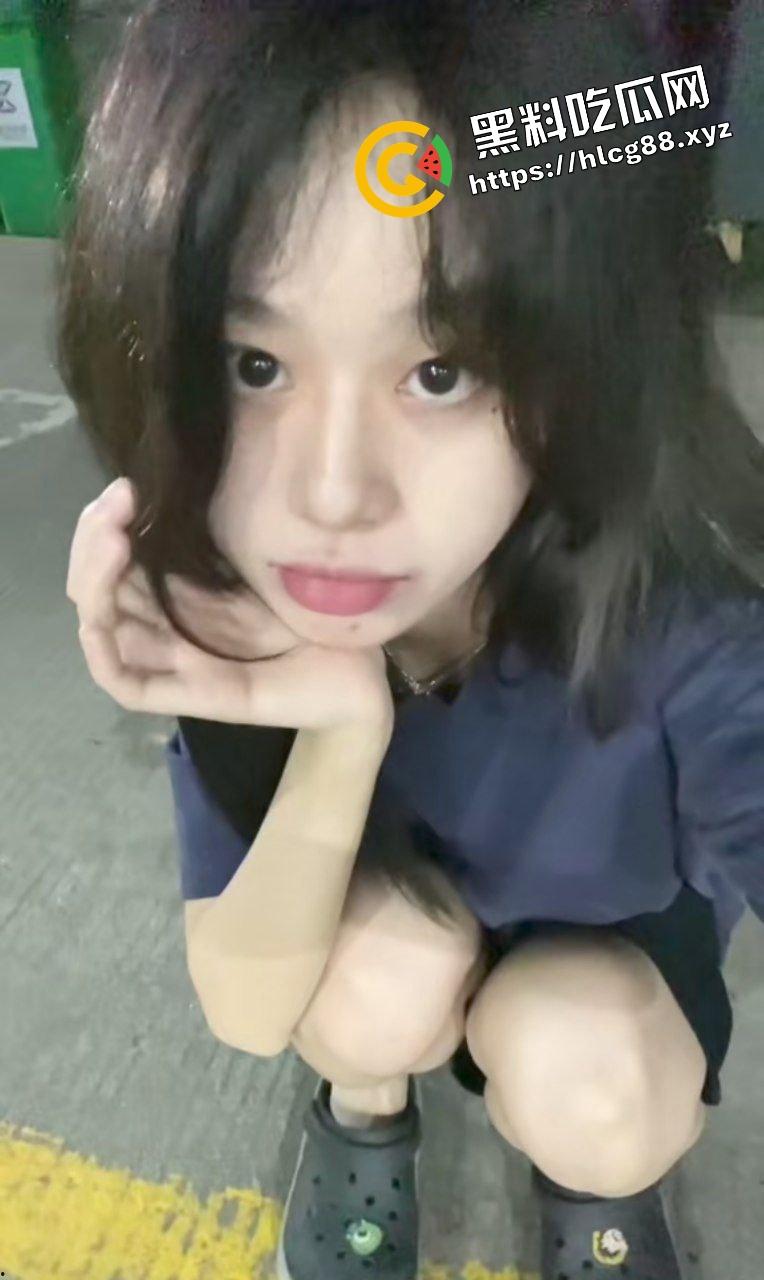 广东惠州电子厂清纯少女，下班了与18cm小混混在宿舍楼梯间刺激打飞机，涂满润滑油撸管！  第4张