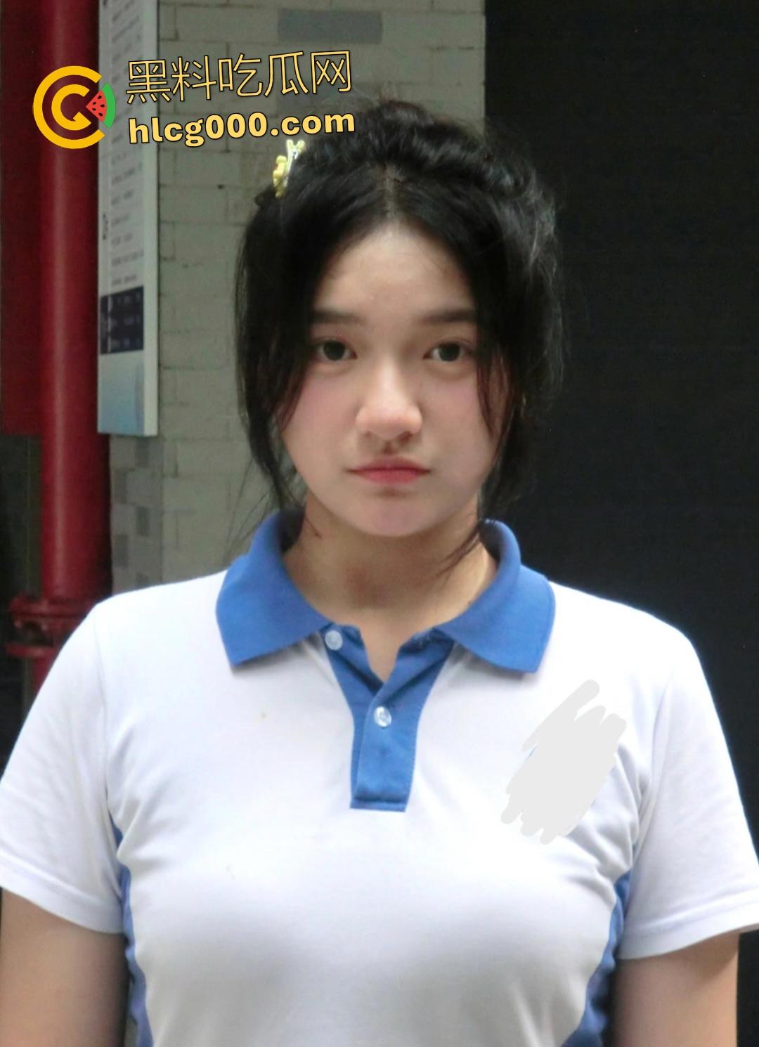 云南丰满高中生扩阴器开逼，往里面滴醋，欲求不满还用风油精辣乳辣穴，这快要起火了吧！  第1张