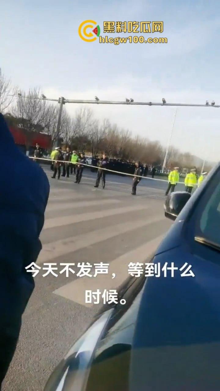 爆料越少事越大！蒲城职高警民大混战 十万民众为坠亡学生发声 当地被迫实行全城戒严管控 母亲含泪妥协！  第9张