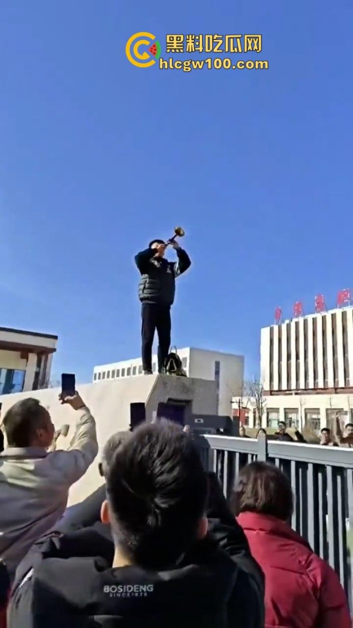 爆料越少事越大！蒲城职高警民大混战 十万民众为坠亡学生发声 当地被迫实行全城戒严管控 母亲含泪妥协！  第10张