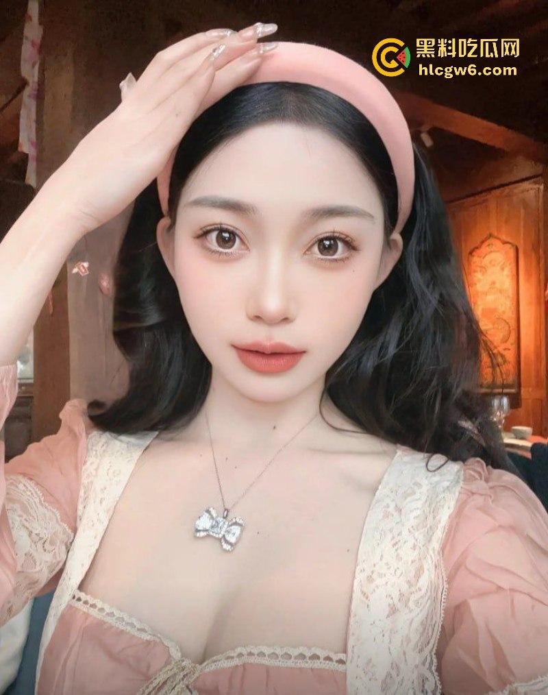 昆明抖音博主【femmefatale】线下私密视频曝光 极品身材颜值惊艳 榜一大哥疯狂后入干得白浆四溅！  第3张