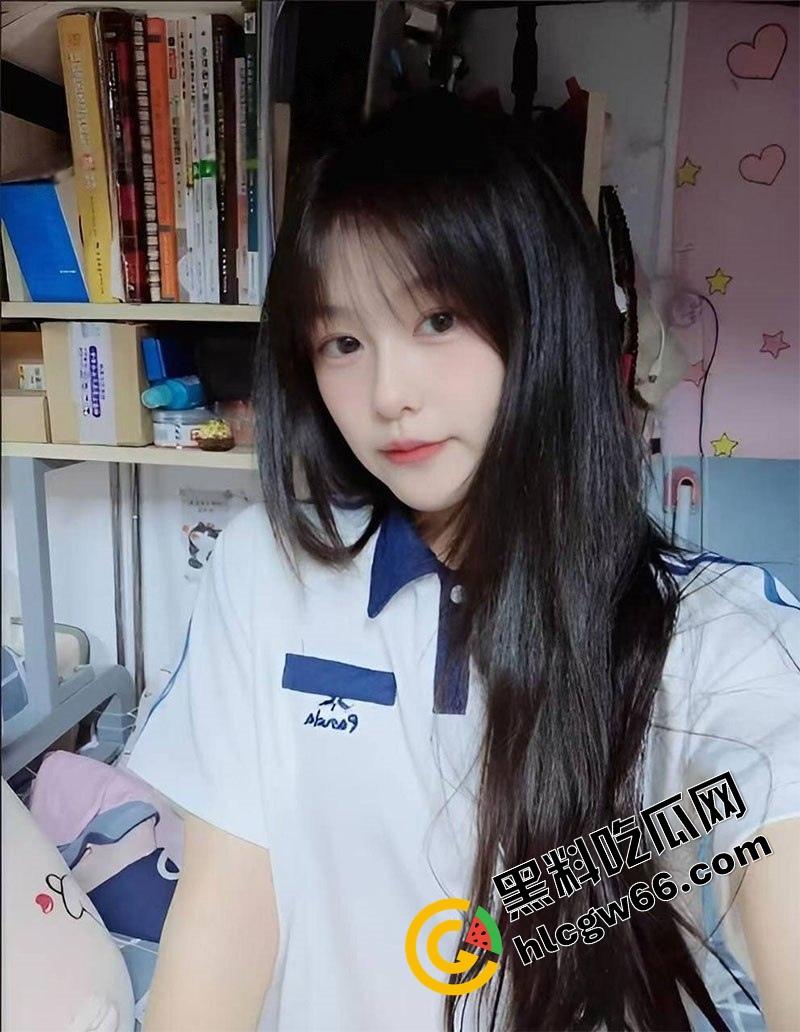 温医大骚货【潘晓蕾】私拍流出，洗澡露奶掰逼诱惑，被猛男后入干到哆嗦，床都干塌了！  第1张