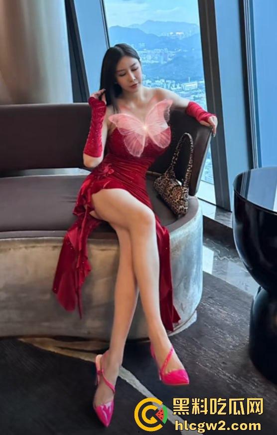 抖音40W粉丝网红『金美娜』性爱视频独家曝光 大奶情趣制服侍奉导演尺度无下限  奶子晃得比剧情还精彩！ 第5张