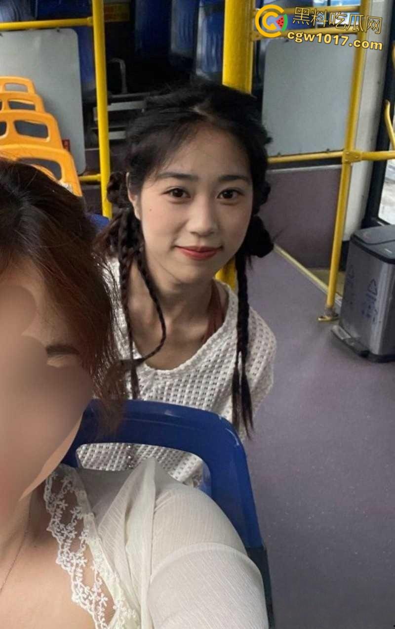 高颜值反差舞蹈生,难以抵抗金钱诱惑成为金主性奴,胯下侍奉爆筋肉棒,害羞的说只允许拍这一次,口技十分了得 ! 第3张 高颜值反差舞蹈生,难以抵抗金钱诱惑成为金主性奴,胯下侍奉爆筋肉棒,害羞的说只允许拍这一次,口技十分了得 ! 第3张