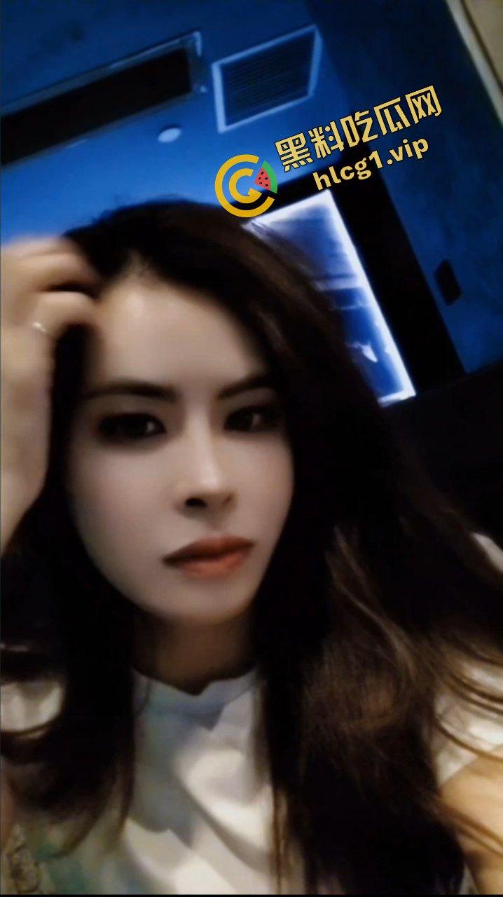 沈阳反差公交车母狗『曾慧敏』四处约炮 口交骚舞 对镜后入 性爱泄密！  第1张