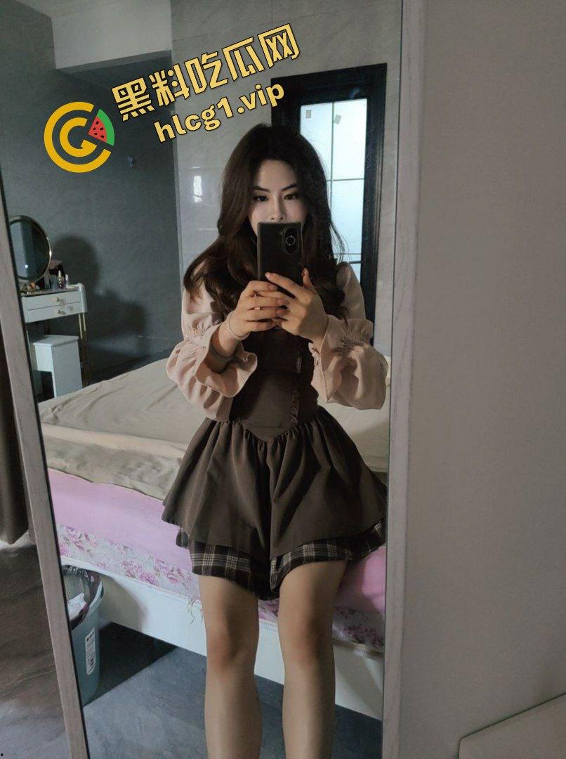 沈阳反差公交车母狗『曾慧敏』四处约炮 口交骚舞 对镜后入 性爱泄密！  第3张