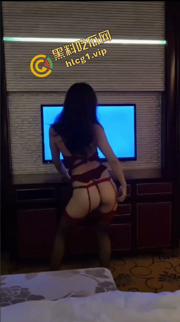 沈阳反差公交车母狗『曾慧敏』四处约炮 口交骚舞 对镜后入 性爱泄密！  第4张