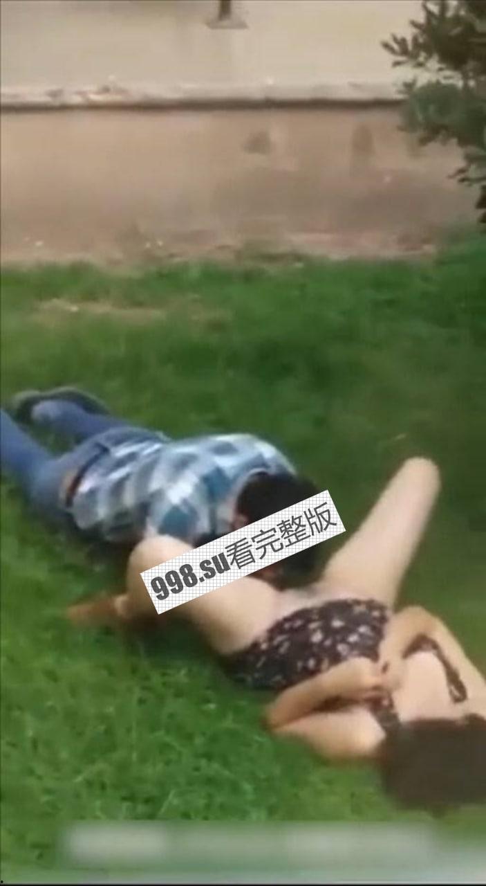 户外操逼秀大合集 尤其最后一位 感觉像当街强奸  第3张