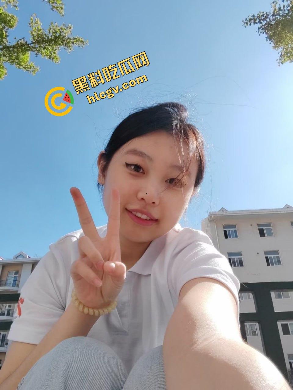 苏州职业大学反差骚货『邓媛媛』出轨男朋友与多金大哥干炮 被男友泄露激情视频 独家曝光流出！  第3张