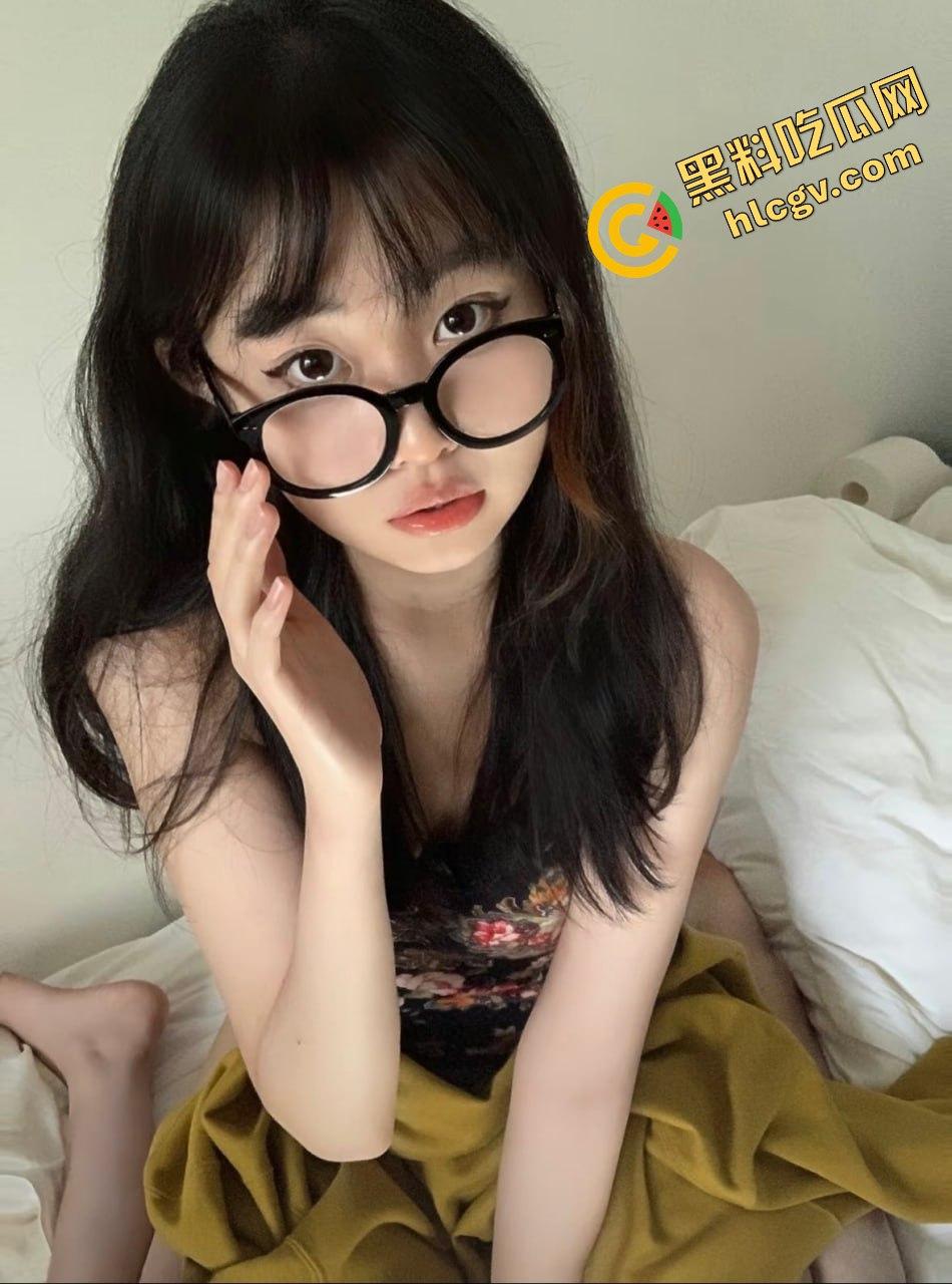 苏州职业大学反差骚货『邓媛媛』出轨男朋友与多金大哥干炮 被男友泄露激情视频 独家曝光流出！  第4张