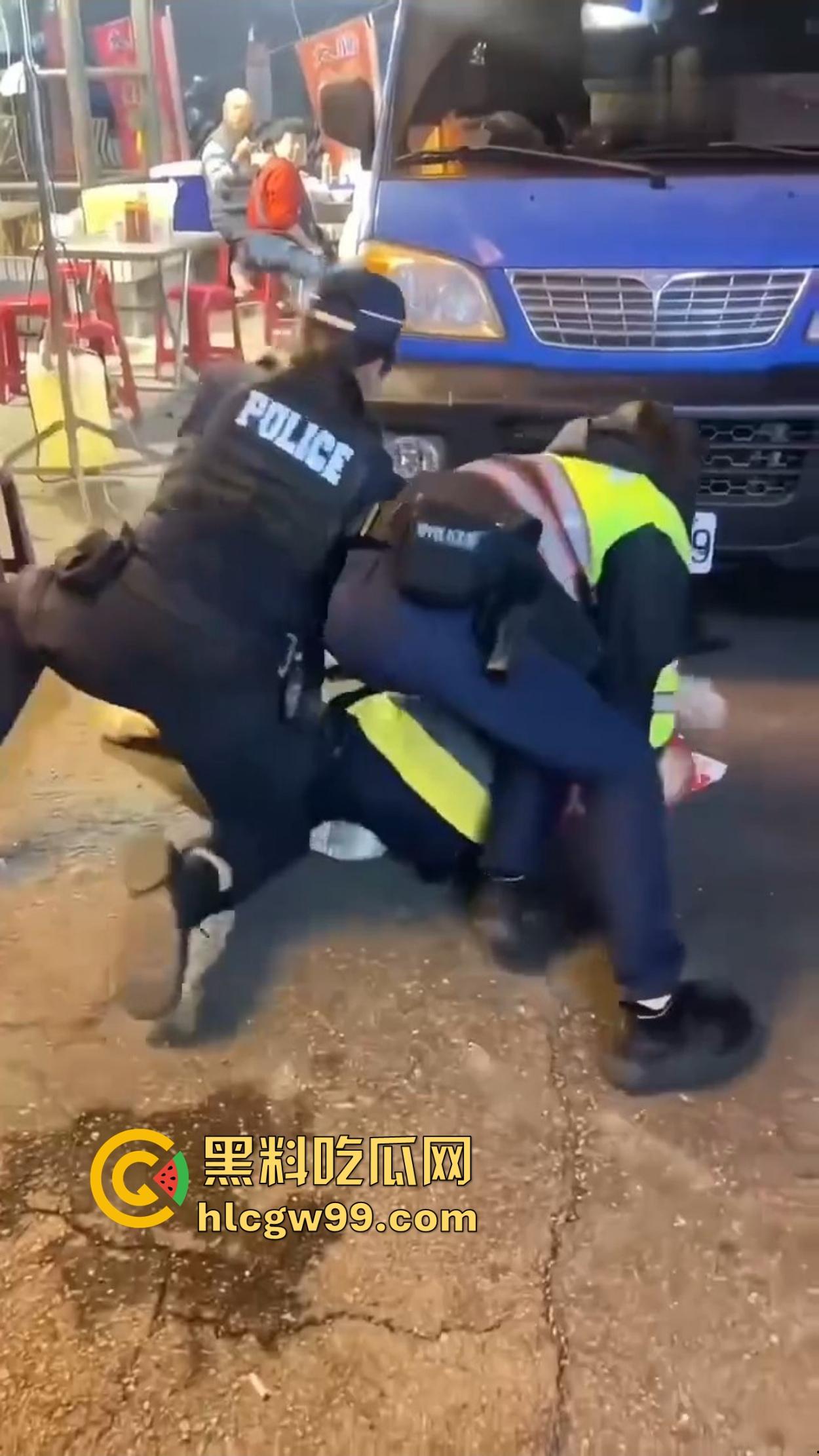 台湾女警爆表战斗力 酒懵子嘴还没嚷完就被一巴掌按翻锁喉 怕不是打醒了祖宗十八代！  第3张