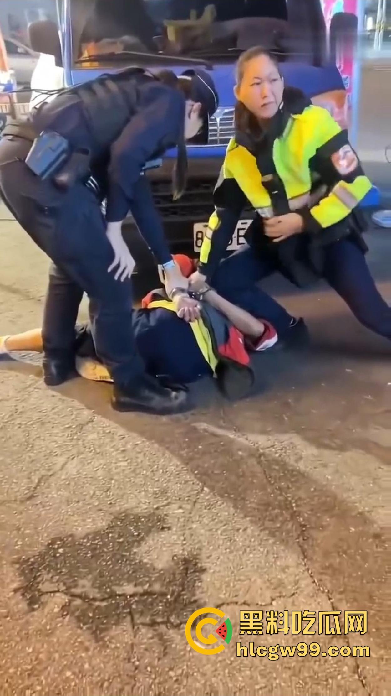 台湾女警爆表战斗力 酒懵子嘴还没嚷完就被一巴掌按翻锁喉 怕不是打醒了祖宗十八代！  第7张