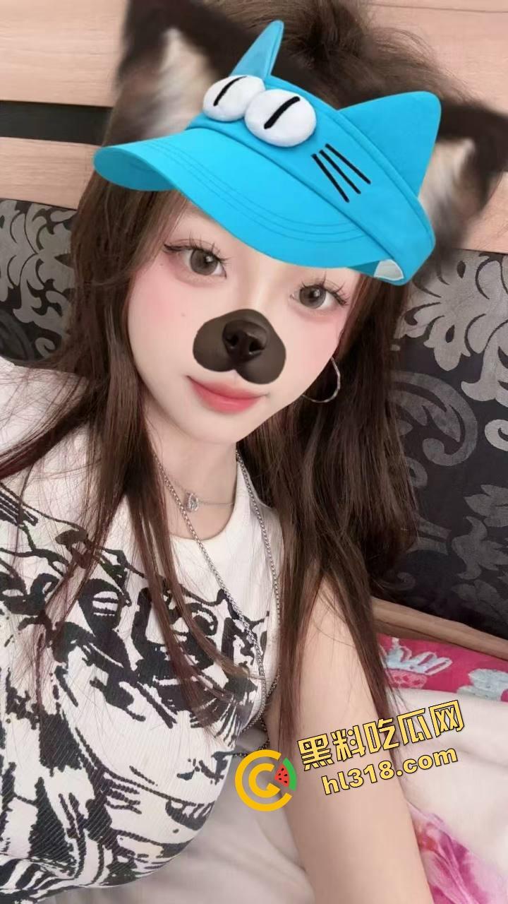 大学生课堂露出，调教到位随时配合，春夏秋冬课上全程听话，露奶露逼随你来，教室啪啪都不是事！  第3张