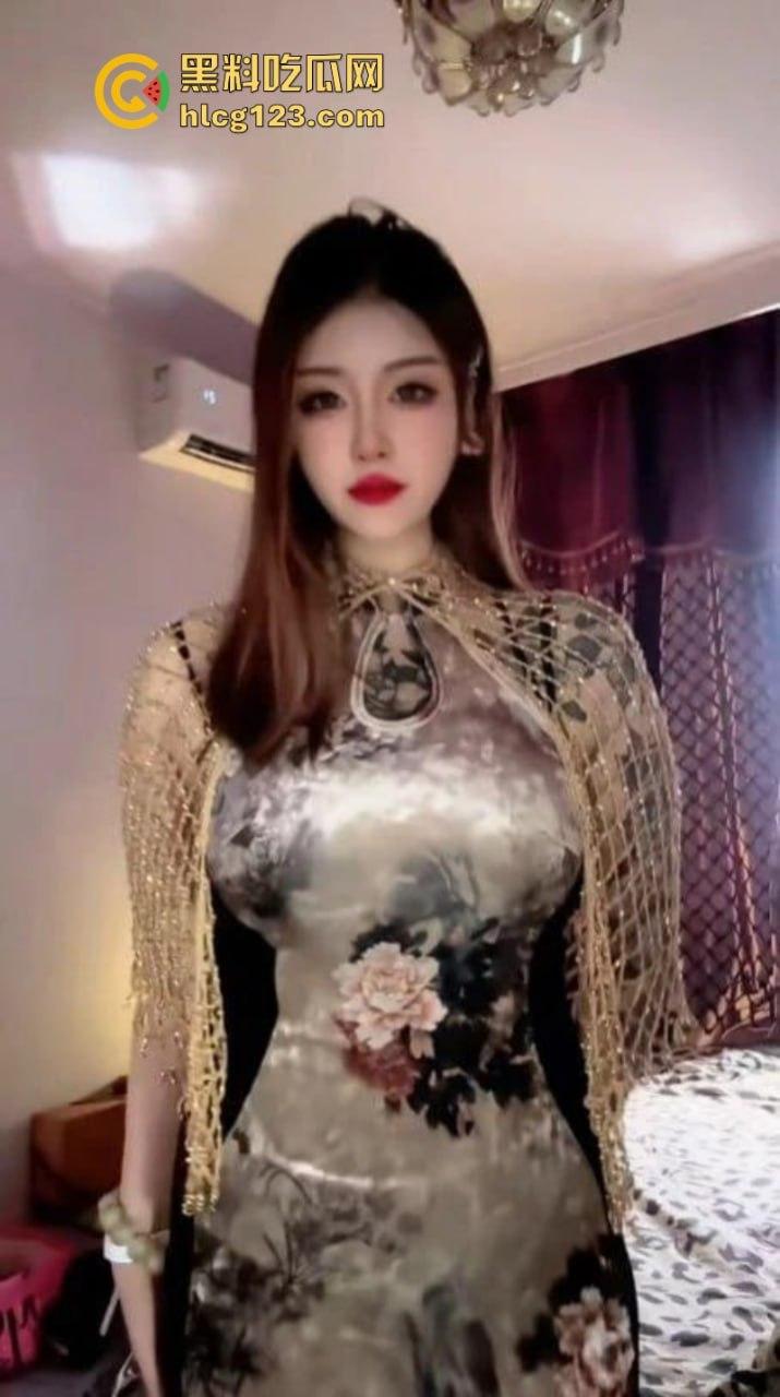 快手/抖音反差骚母狗【迷人大野驴】流出大尺度福利私拍 霸气纹身还真有看点！  第4张