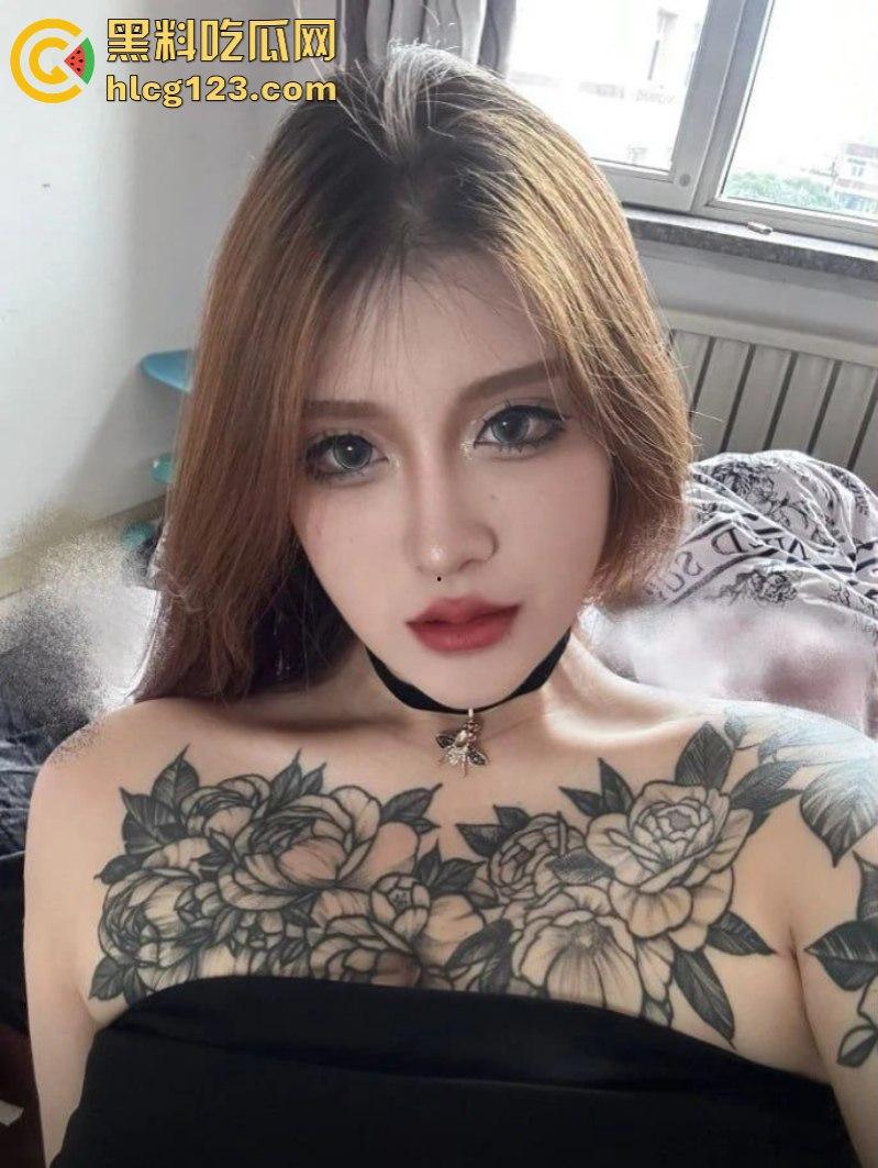 快手/抖音反差骚母狗【迷人大野驴】流出大尺度福利私拍 霸气纹身还真有看点！  第7张