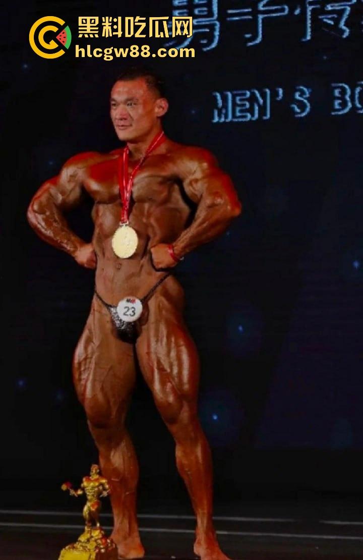 健美冠军【武涛】早期性爱视频流出！怼脸实拍 实锤本人！这么大的肌肉 一般女人还真受不了！  第4张