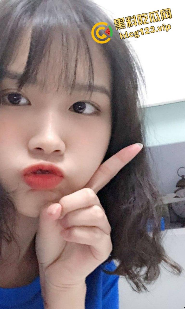 台湾萌系学生妹[刘美岐]啪啪自拍流出！短发俏皮，胸大无脑，男友爆射全身！  第1张