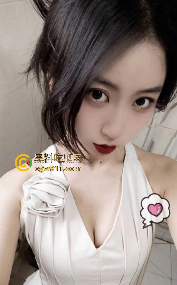 四川美术学院极品学姐【王芷情】与金主约炮被男友报复曝光私拍，性感骚货，极致后入爽到激烈抽搐！  第1张