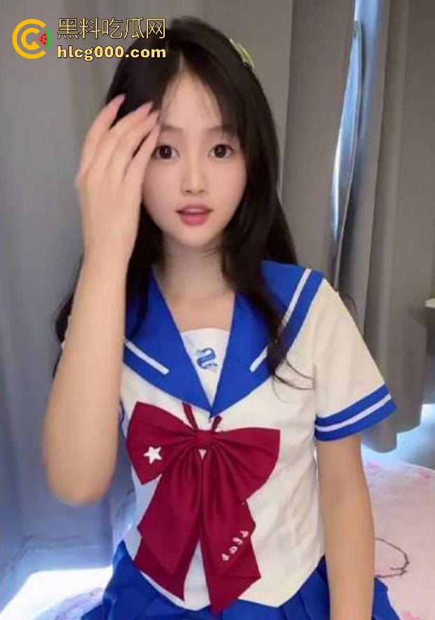 海角乱伦，萝莉少女主动献身，跪地勾魂浪叫扣人心弦 ，红唇轻唤“爸爸”，透着挑逗欲火！  第2张