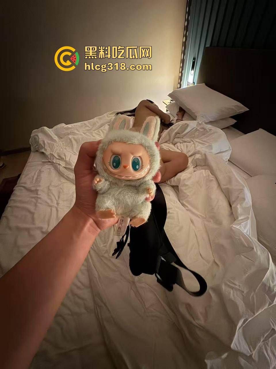 labubu能火是有他的道理的 约炮新神器 一个labubu就能操一个名媛御姐类型 兄弟们要紧跟潮流喔！  第2张