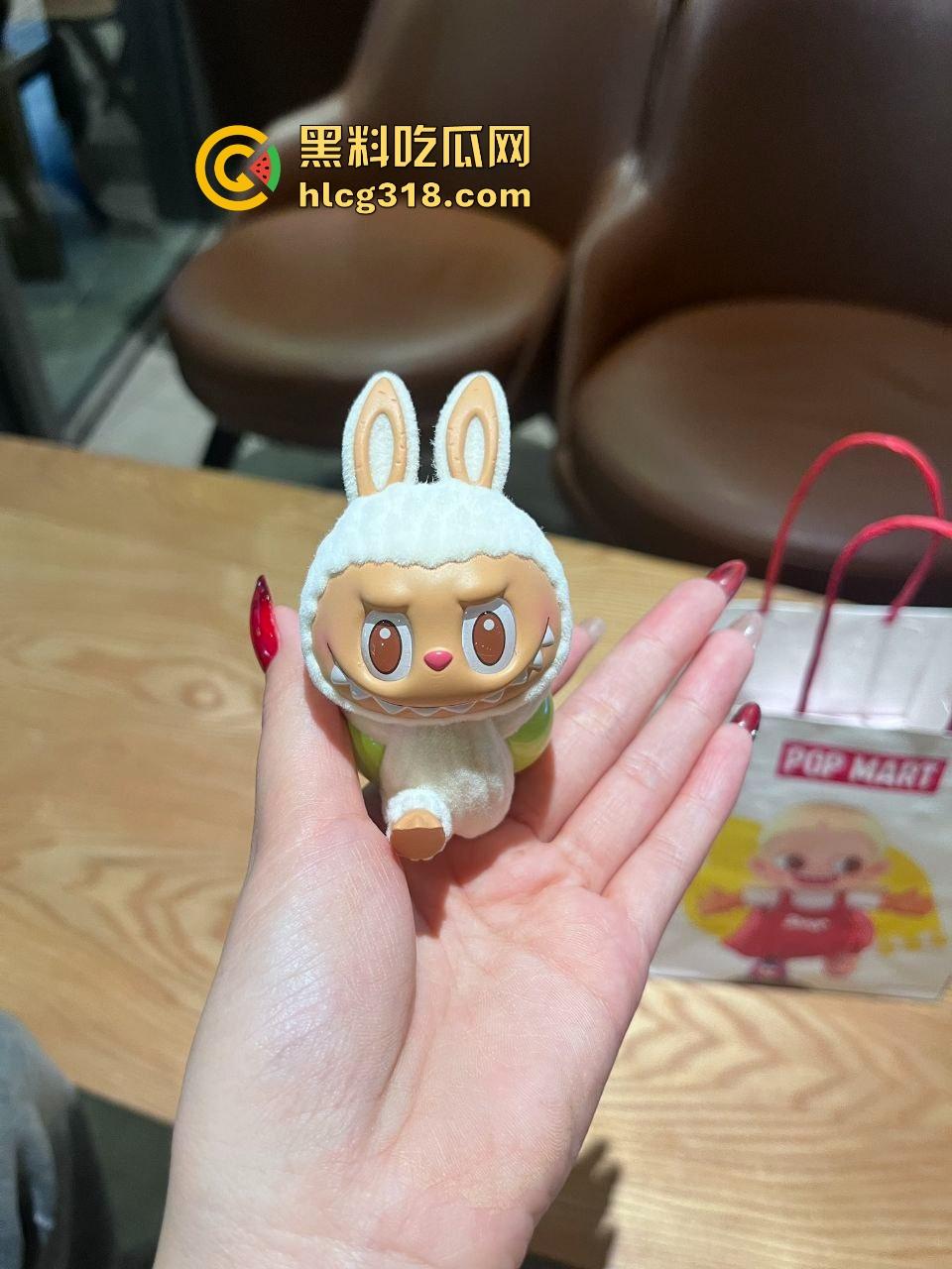 labubu能火是有他的道理的 约炮新神器 一个labubu就能操一个名媛御姐类型 兄弟们要紧跟潮流喔！  第4张