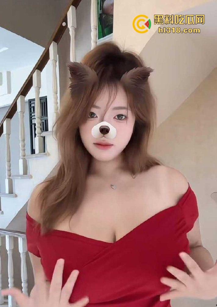 厦门工学院丰满学生妹【李悦彤】胸大屁股翘十分风骚，被炮友泄密性爱视频，校园公交车有钱就能上！  第2张