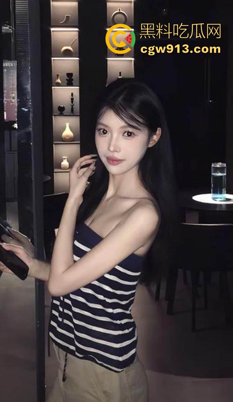 抖音极品网红【气饱了】榜一福利定制视频流出，细腰翘臀极致抖奶，动作狂野，欲火中烧！  第2张