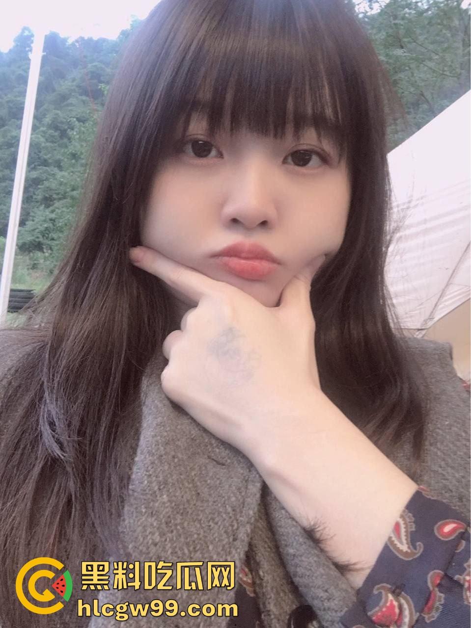 广东江门技校BBW骚母狗【区淑欣】36D巨乳先天骚母狗圣体实锤，各种情趣套装露出，高潮喷到腿软！  第4张