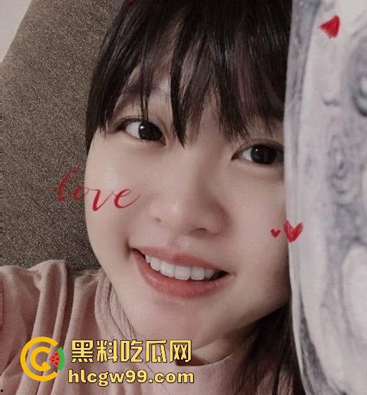 广东江门技校BBW骚母狗【区淑欣】36D巨乳先天骚母狗圣体实锤，各种情趣套装露出，高潮喷到腿软！  第5张