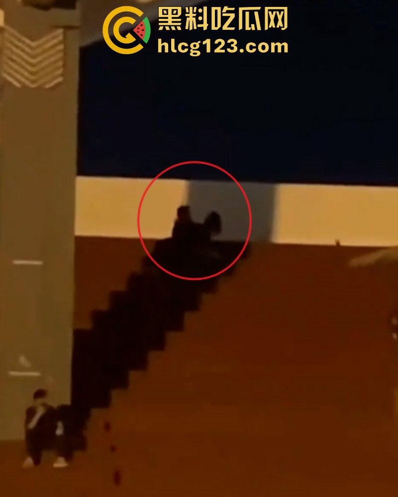 【云南民族大学】军训现场 主席台上演“活春宫” 激情野战被全校直播  第6张