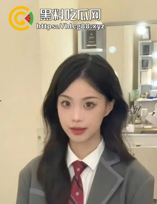 广东职业学院校花【李彤语】极品母狗酒店跪舔金主 馒头逼淫水哗哗流 视频流出曝光！  第2张