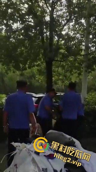 武汉城管打人？官方回应：不好意思，城管是冒充的！  第1张