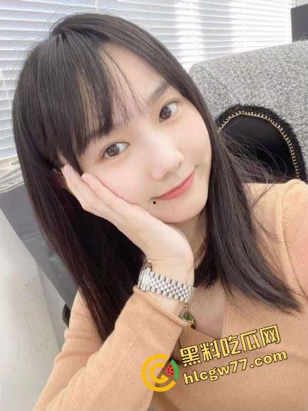 华东浦东便利店『苏娜』酒吧厕所给人吹,舔得膝盖跪出印子,分手后彻底放飞成花木路野玫瑰! 第1张 华东浦东便利店『苏娜』酒吧厕所给人吹,舔得膝盖跪出印子,分手后彻底放飞成花木路野玫瑰! 第1张