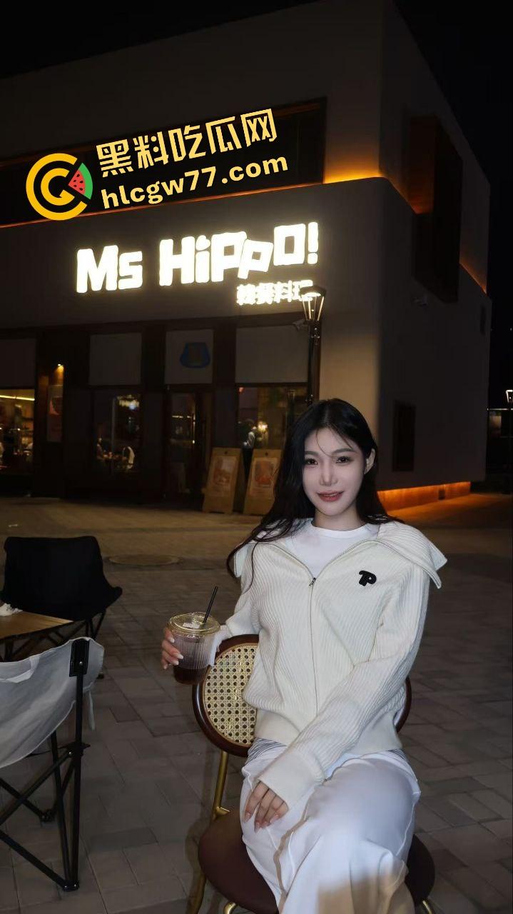 离婚3年没开机的骚妇一插就爆喷，肉穴久旱逢甘露，水多到床单湿透，淫叫不停浪到翻白眼！  第3张