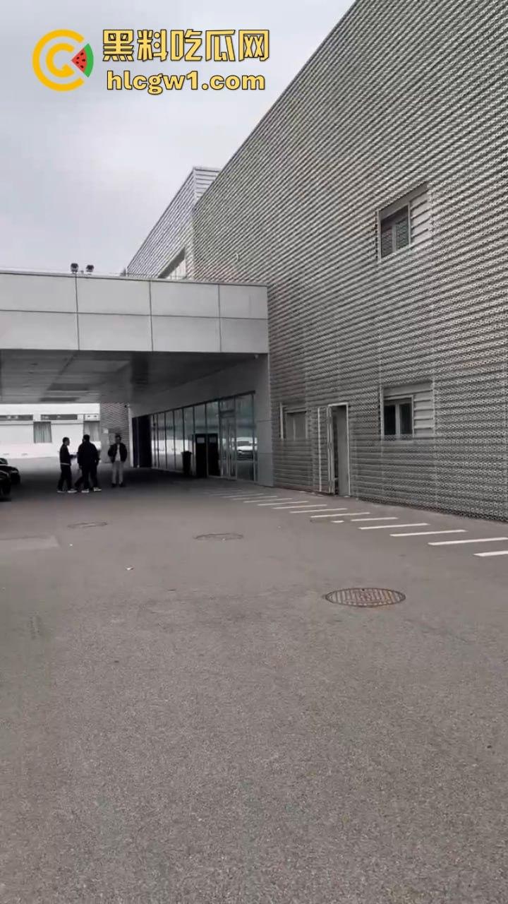 天津永濠奥达4s店关门卷款跑路 现场汽车无人问津 进口车现在这么惨吗？  第4张