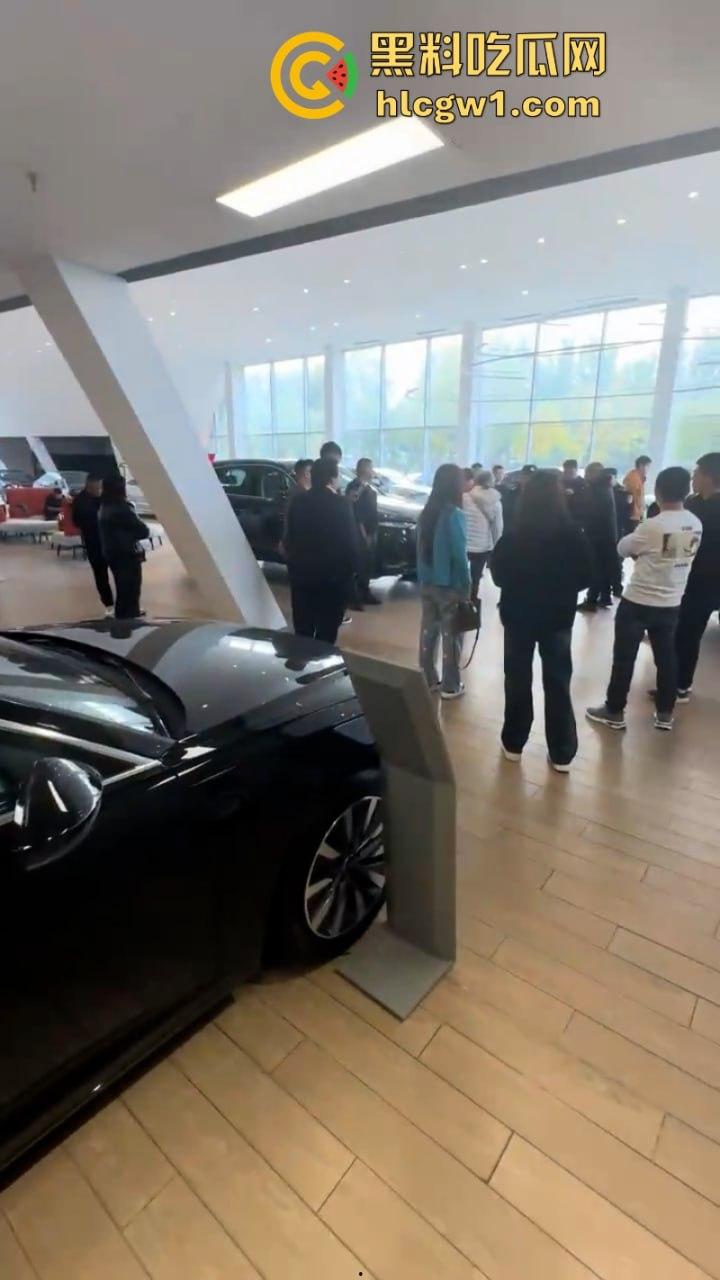 天津永濠奥达4s店关门卷款跑路 现场汽车无人问津 进口车现在这么惨吗？  第11张