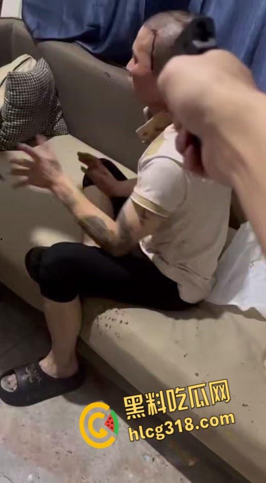 中国绑匪在菲律宾内讧，绑架国人生意惨淡，上演血腥狗咬狗，头破血流枪口相向 !  第5张